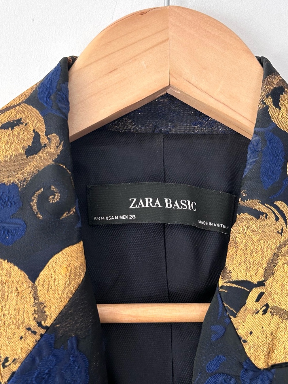 ZARA Metallic Gold Floral Brocade Jacquard Blazer Jacket | Medium | - Picture 3 of 10
